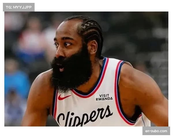 黄蜂鲍尔25分9篮板5助攻 快船哈登32分10助攻终结比赛悬念